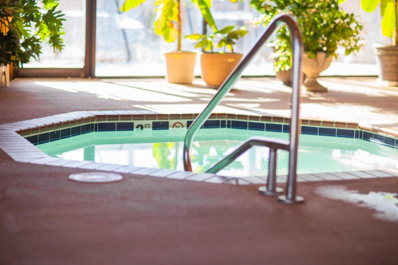 Inn At The Canyons Monticello Bagian luar foto