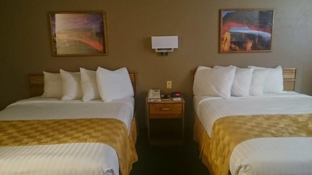 Inn At The Canyons Monticello Bagian luar foto
